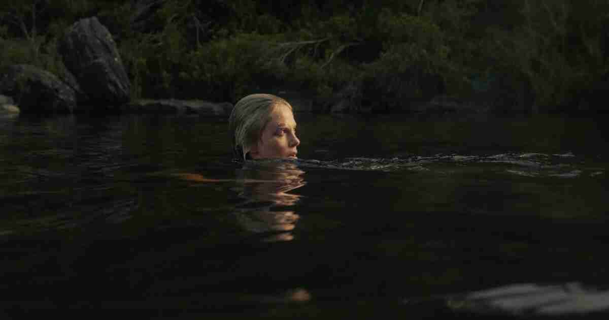 review-film-apex-netflix-2026